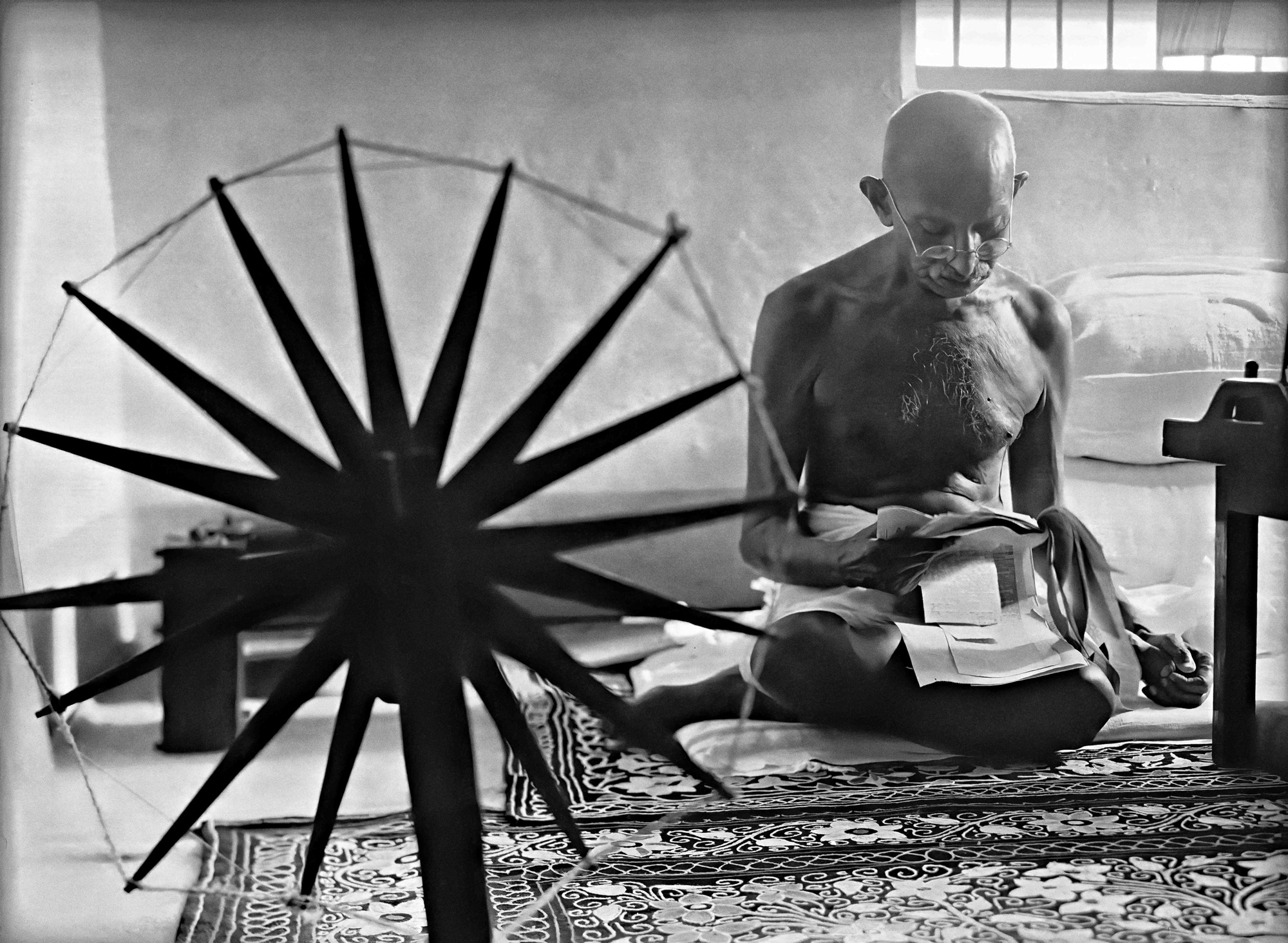 Margaret-Bourke-White.-Mohandas-Karamchand-Gandhi_web